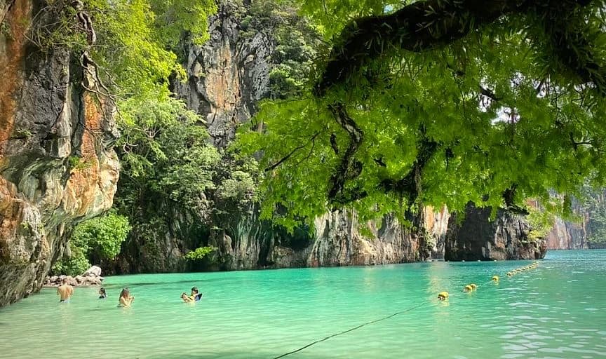 9 Islands Tour (Hong + 4 Islands) by Speedboat