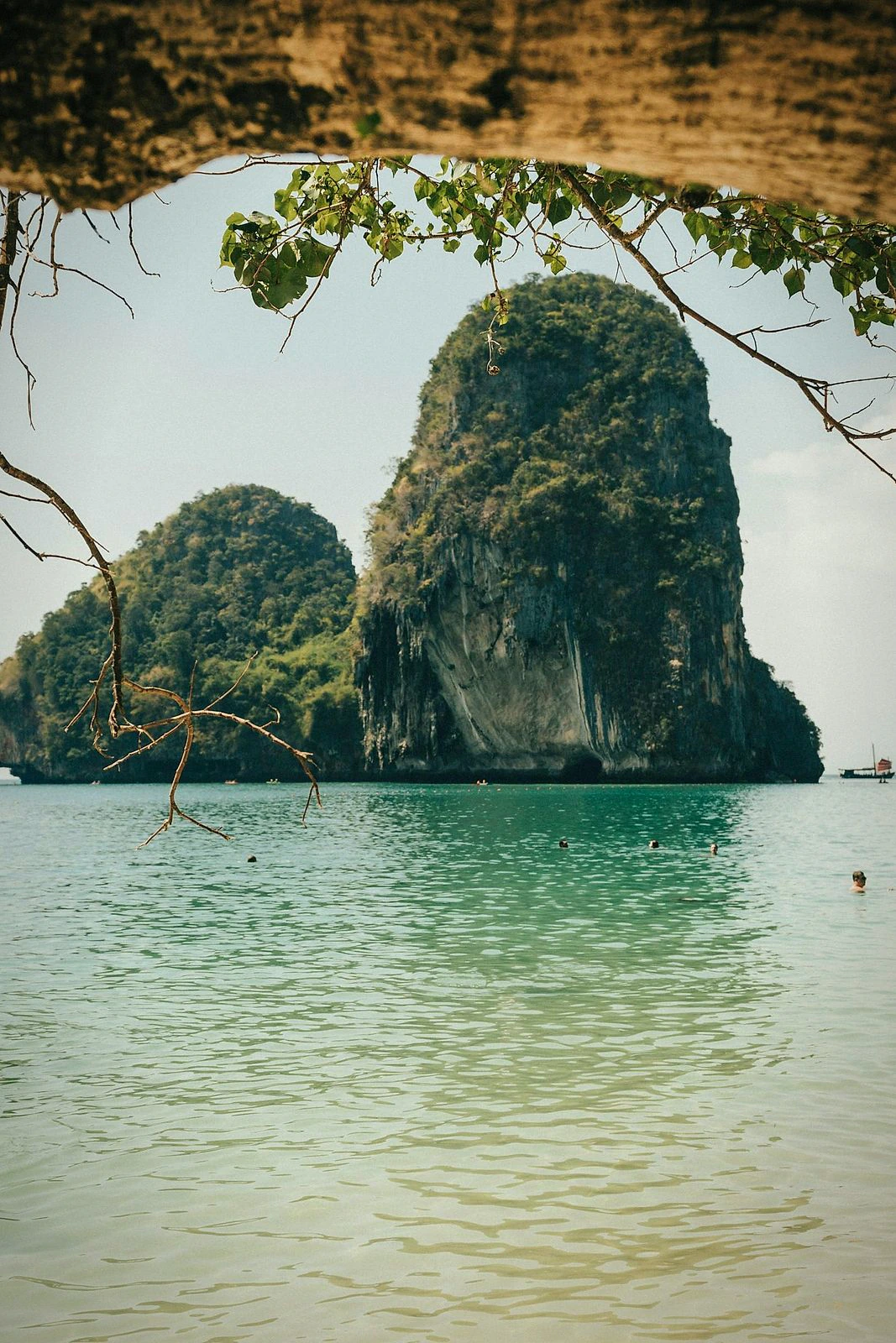 Limestone cliffs and turquoise water at Koh Hong, Krabi